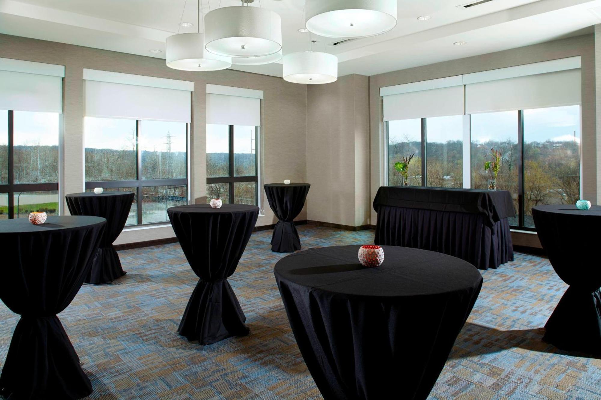 Courtyard By Marriott Akron Downtown Exterior photo