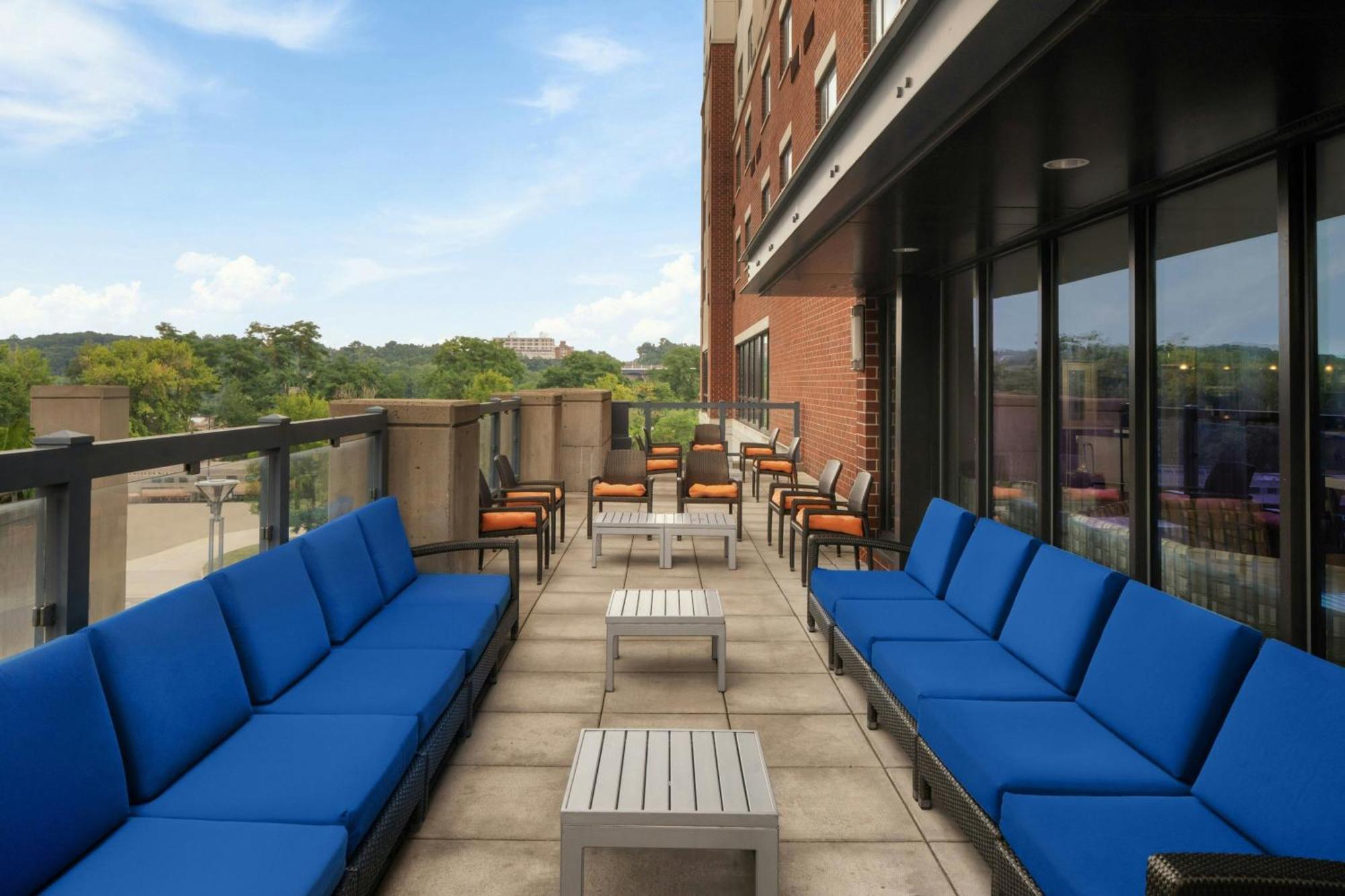Courtyard By Marriott Akron Downtown Exterior photo