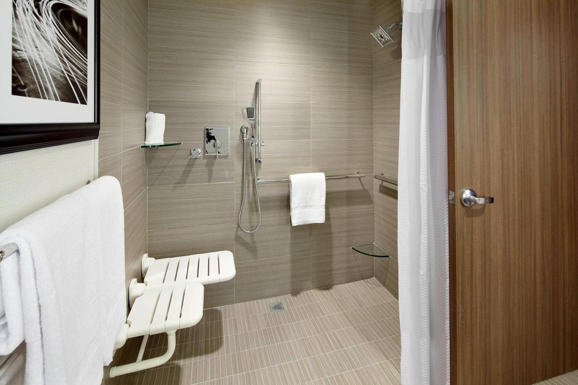 Courtyard By Marriott Akron Downtown Exterior photo