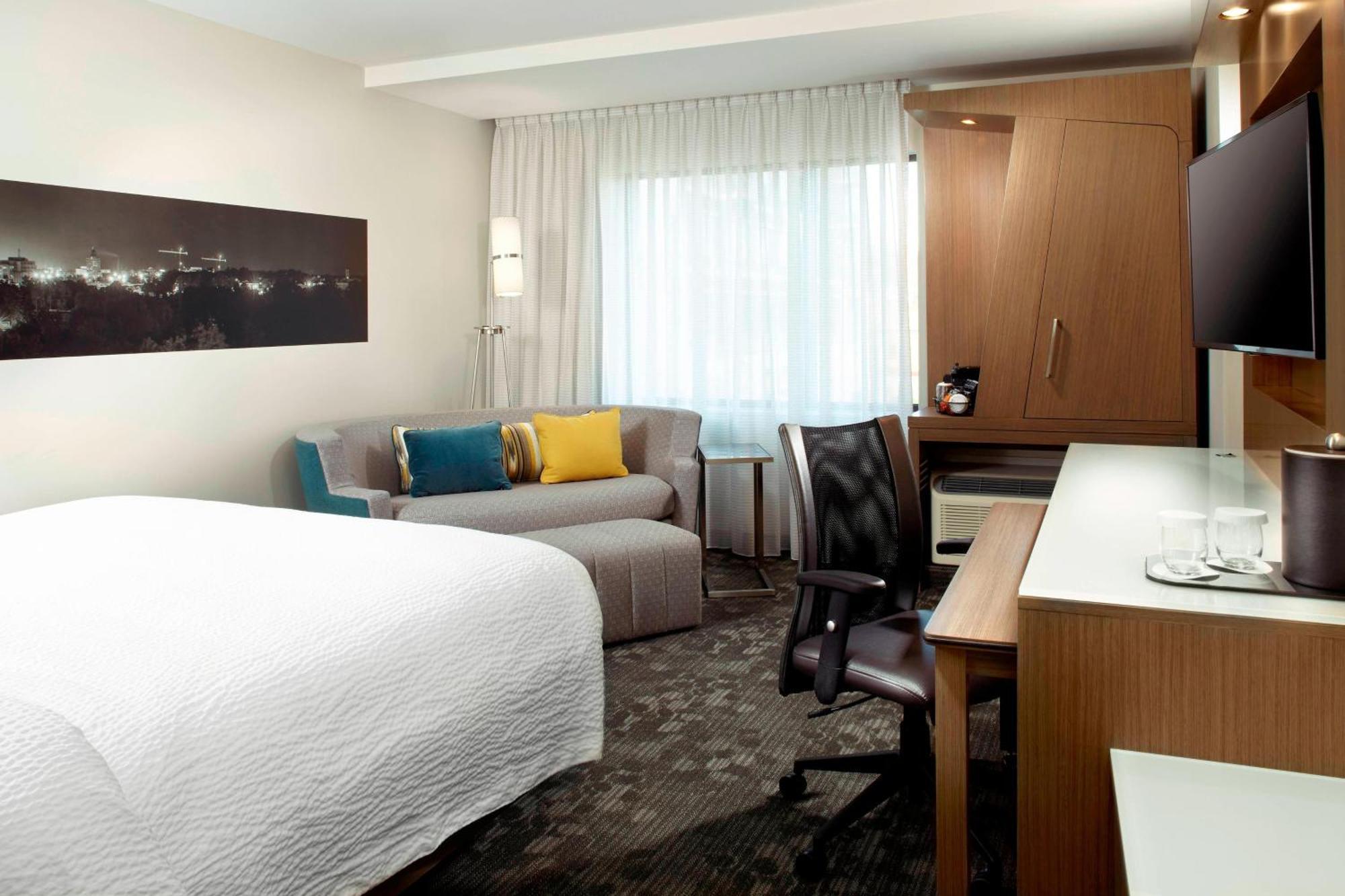 Courtyard By Marriott Akron Downtown Exterior photo