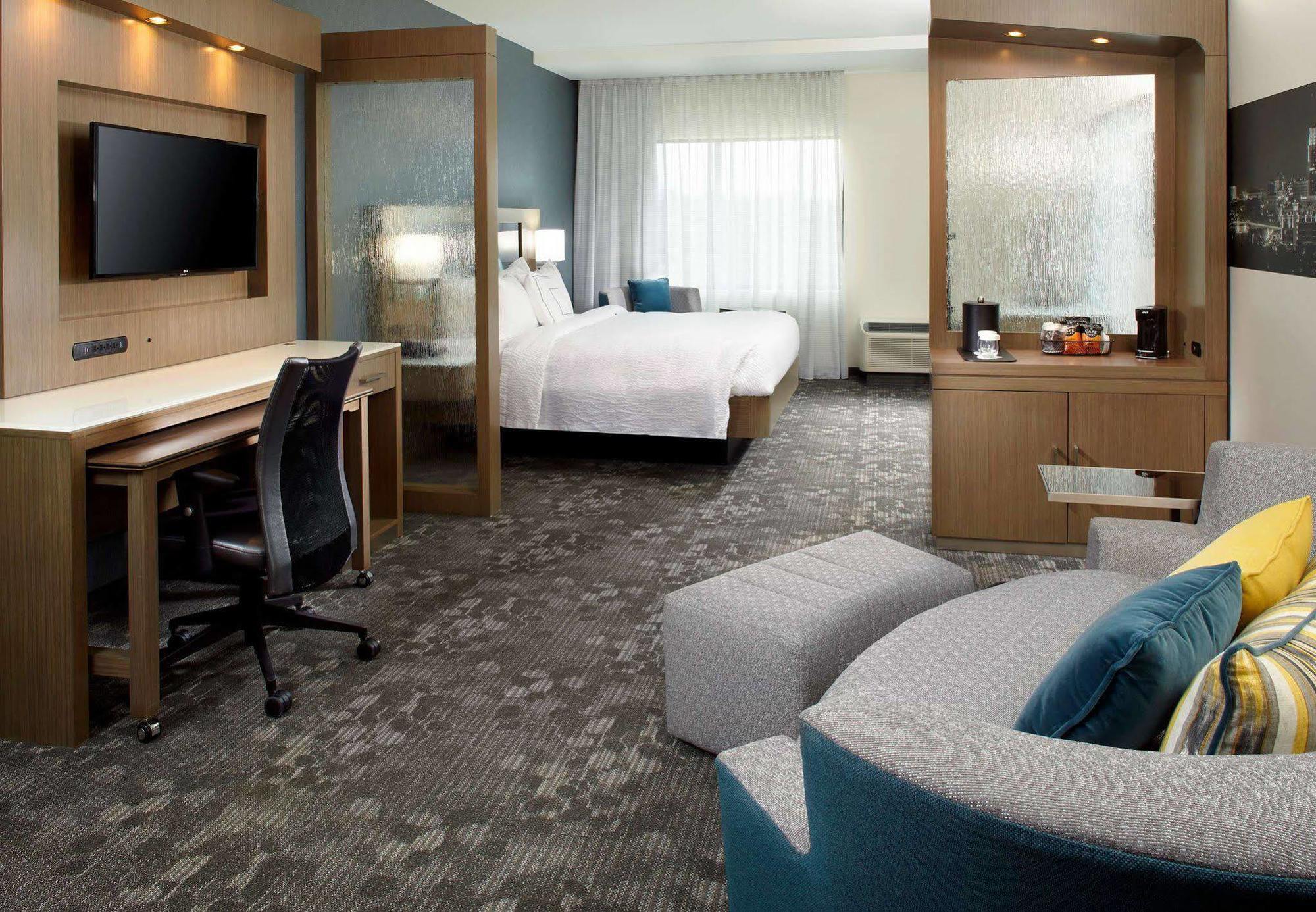 Courtyard By Marriott Akron Downtown Exterior photo